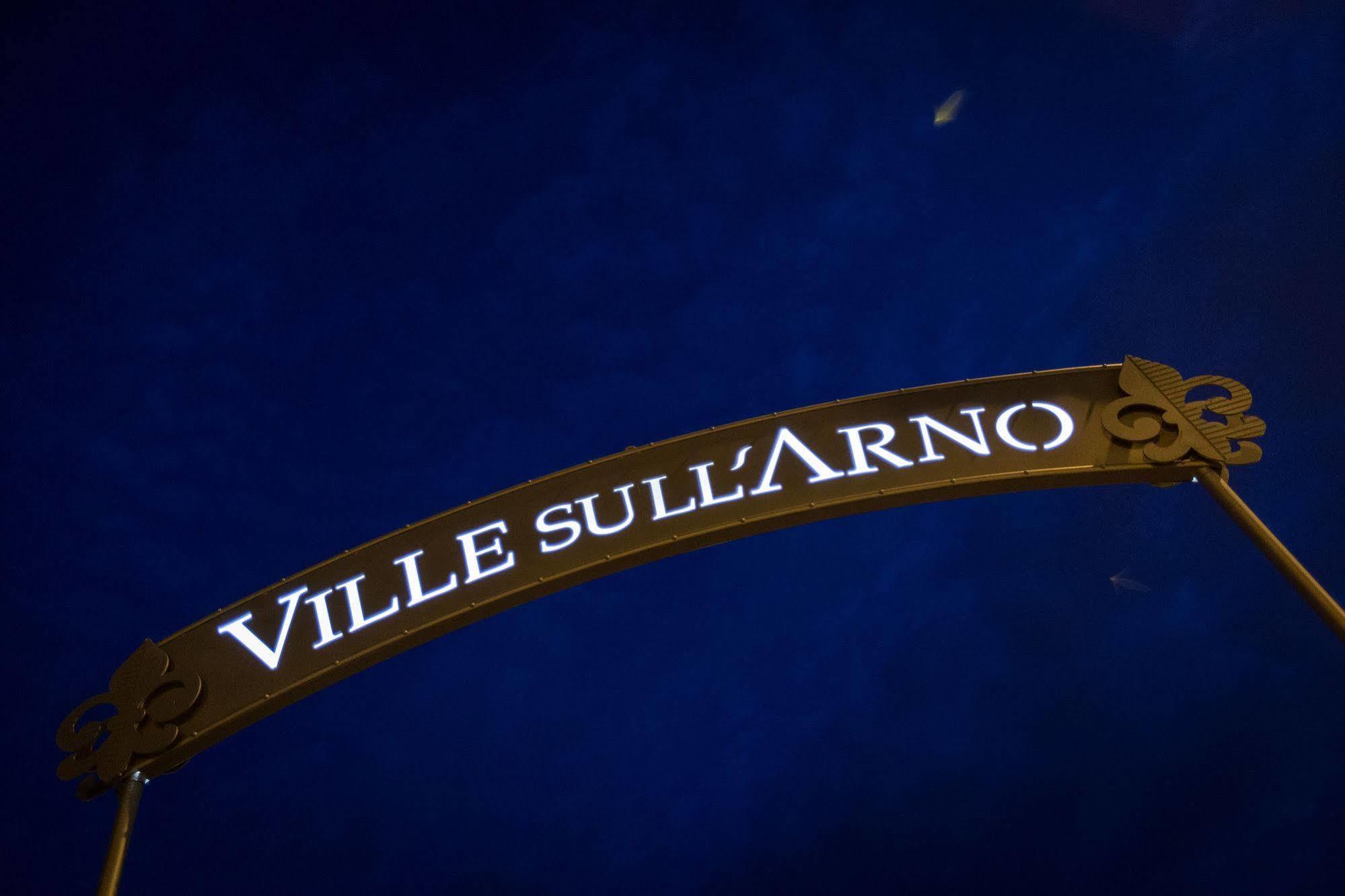Ville Sull'Arno Florence Luaran gambar
